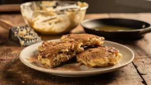 Une pomme, un œuf : des beignets moelleux pour le goûter, avec une pâte prête en 5 minutes